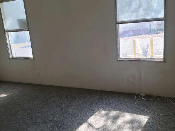 615 Lomaland Dr Trailer 74, El Paso, TX 79907