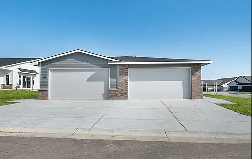 2737 S Airman St #100/200 Photo 1 2737 S Airman St #100/200 Photo 1