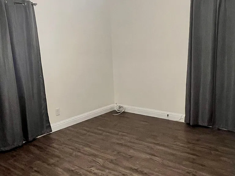 861 Sybil Ave — Photo 4