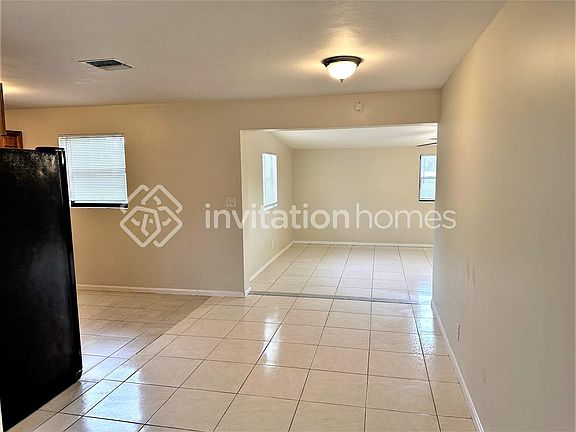 3rd image of 730 Hawthorne Dr