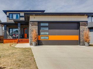 738 E Cypress Ln, Red Deer County, AB T4S0N9