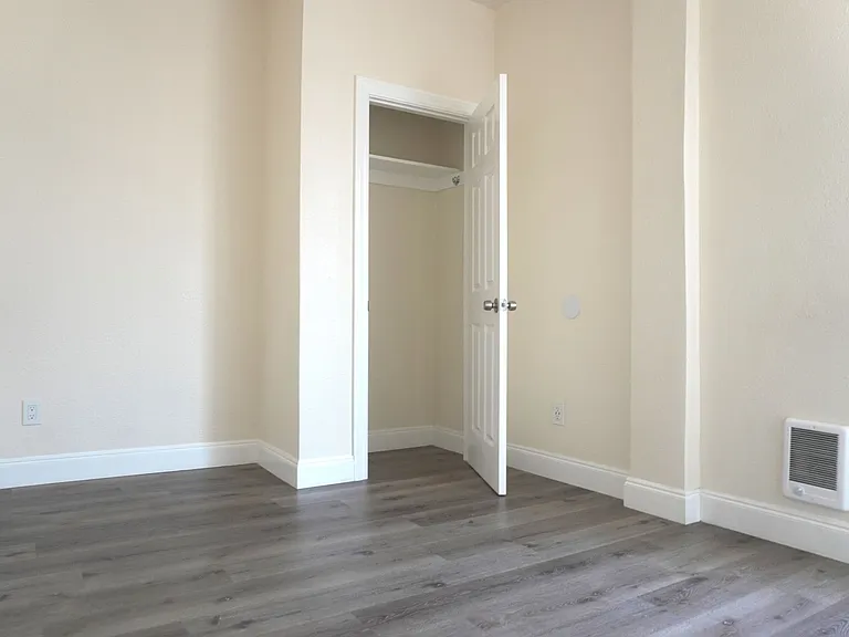 Los Robles Apartments — Photo 6