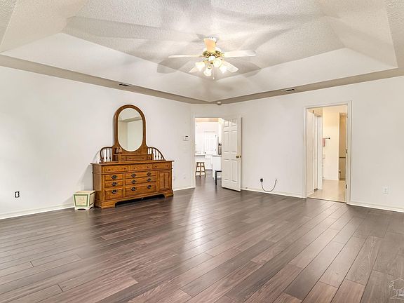 4th image of 2085 Dovefield Dr