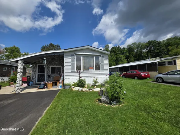 3 Iroquois Dr, North Adams, MA 01247