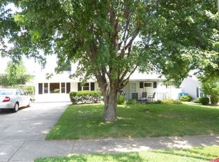 38 Ailanthus Ln, Levittown, PA 19055
