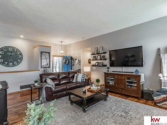 5th image of 8139 S 94th St