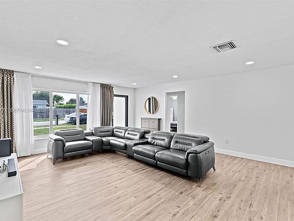 5th image of 22555 SW 56th Ave