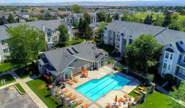 Parkwood Pointe Apartments — Photo 9