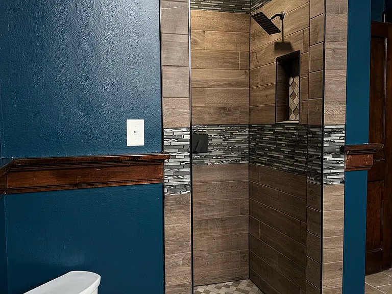 202 W Main St #1 — Photo 8