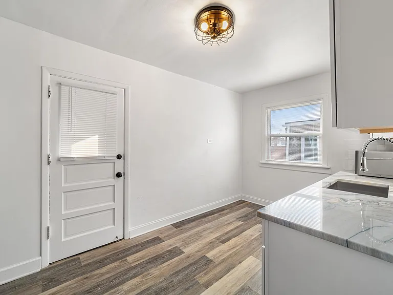 16209 Madison Ave #4 — Photo 3
