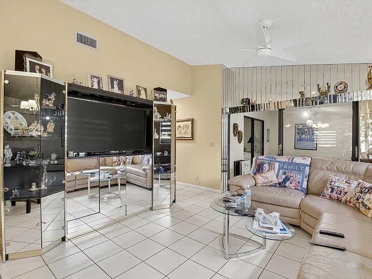 6234 Pointe Regal Cir — Photo 21