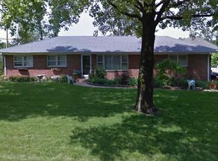 1 Hedgewood Ln, Ballwin, MO