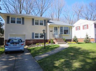 11422 Stoneham Rd, Parma Heights, OH 44130