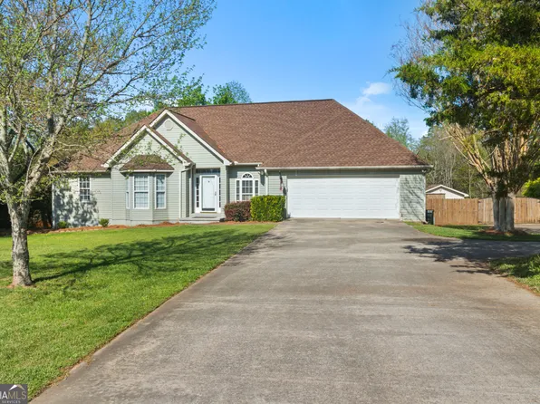 220 Fieldstone Dr, Mount Airy, GA 30563