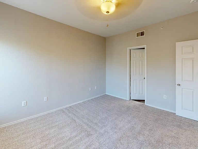 Lakeline Villas — Photo 110