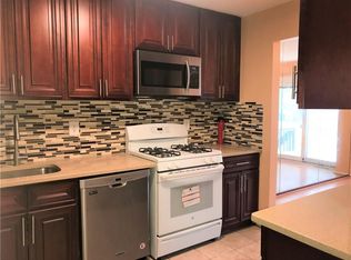 22 Pheasant Run, Edison, NJ 08820