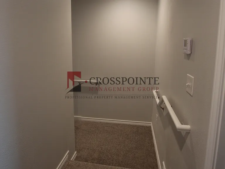 1927 Lindbergh Dr #301 — Photo 24