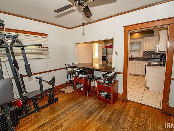 4th image of 1145 W Jefferson Blvd