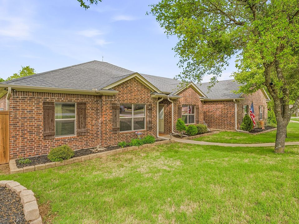1st image of 104 Canter Lane Dr
