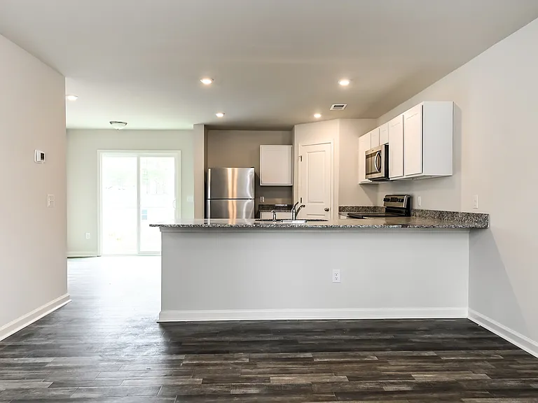 682 Hadley Ct SE — Photo 5