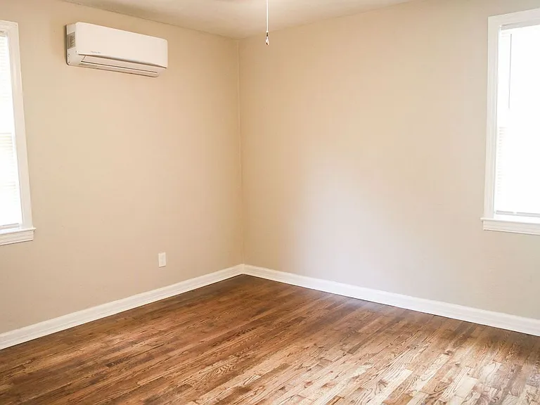 3209 Walker St — Photo 8