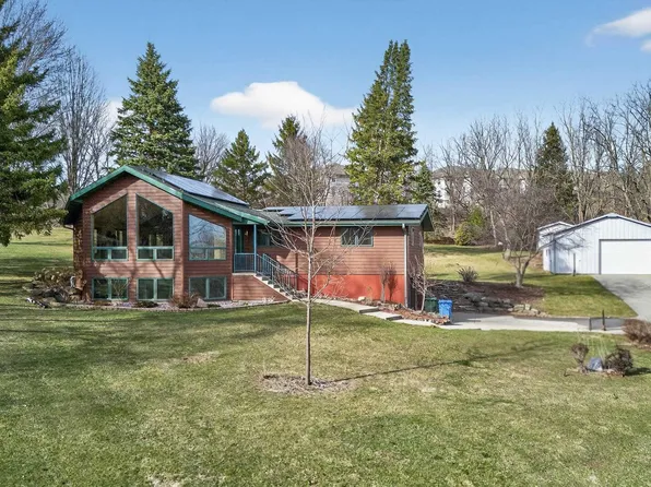 7116 Twin Sunset Rd, Middleton, WI 53562