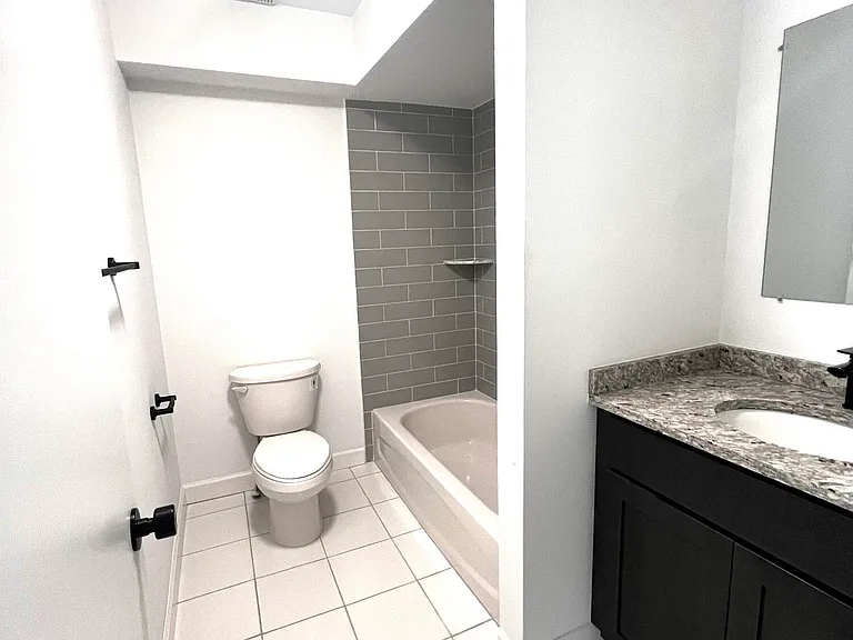 18 Diane Dr #18 — Photo 11