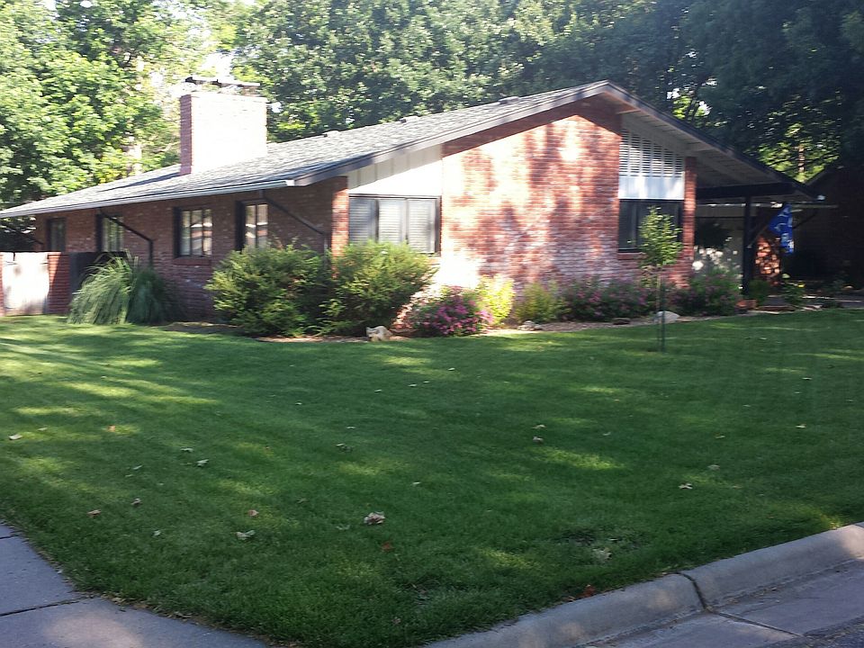 1st image of 2611 N Van Buren St