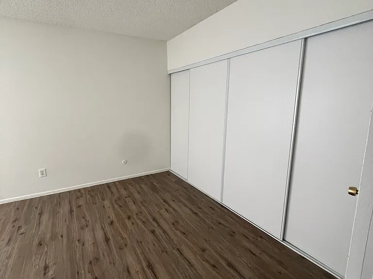 Lennox Lanai Apartments — Photo 43