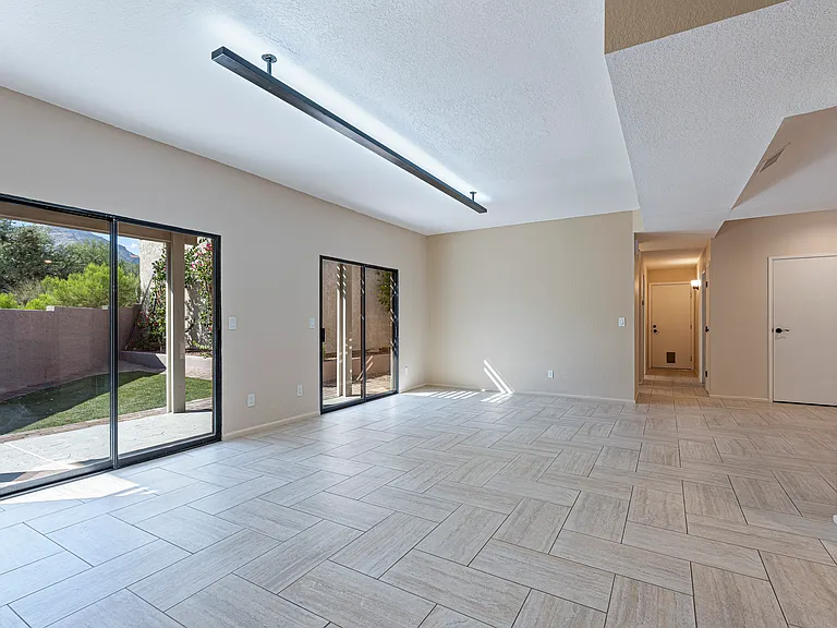 5557 N Crystal Mist Pl — Photo 7