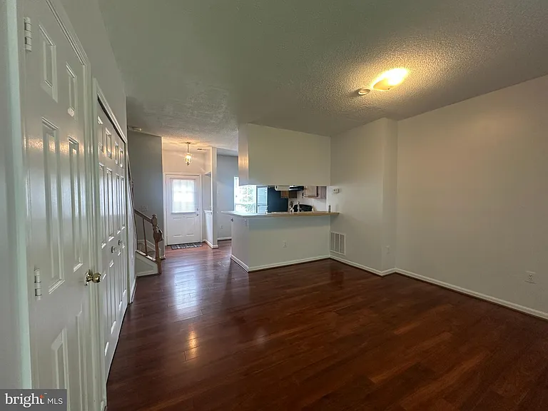 7223 Parsons Ct — Photo 8