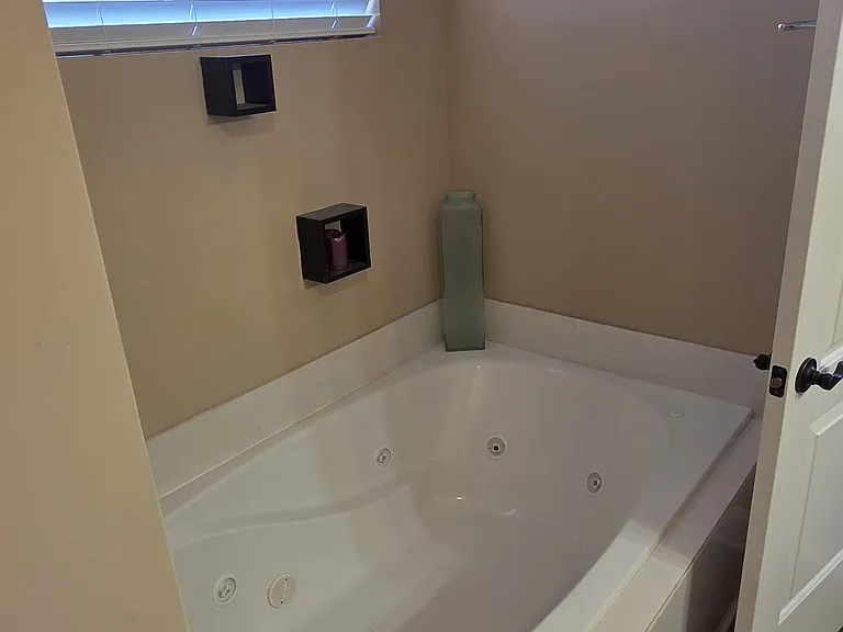 5680 Deer Valley Trl — Photo 17