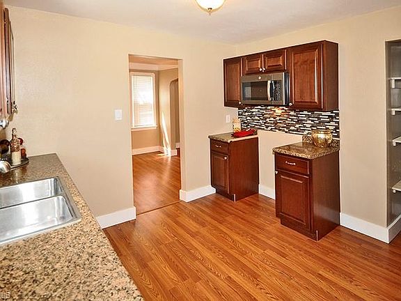 5th image of 4317 W 132nd St