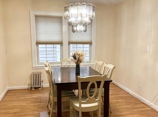 23 Park Ave #1F, Williston Park, NY 11596