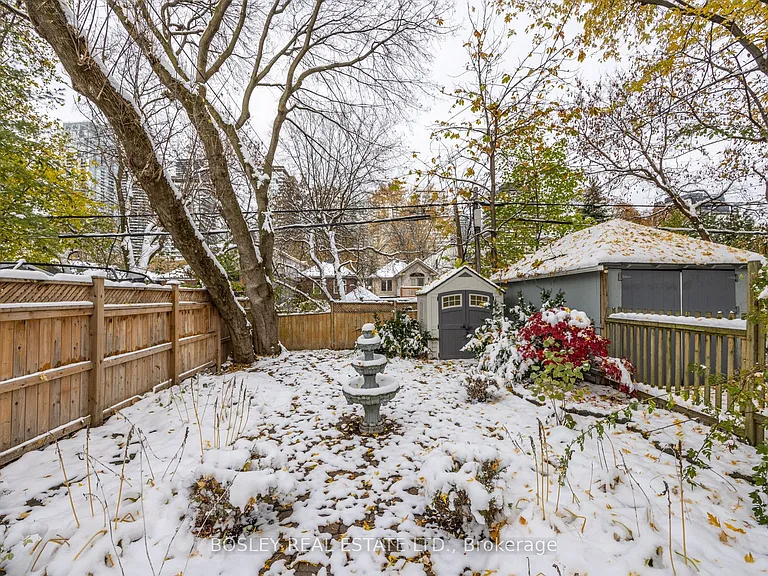 88 Manor Rd E — Photo 17