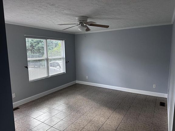 3rd image of 201 Correll Ln APT 1