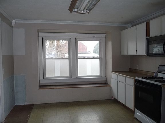 4th image of 318 S Countyline St