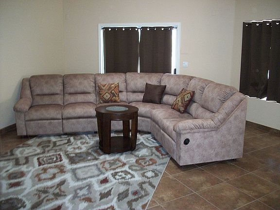 2nd image of 3176 Oakwood Dr
