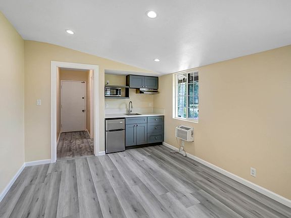 3rd image of 2203 E Alaska St #1