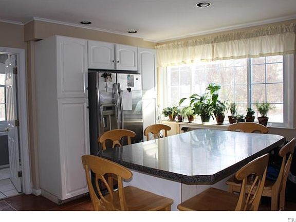 Kitchen- Breakfast Area