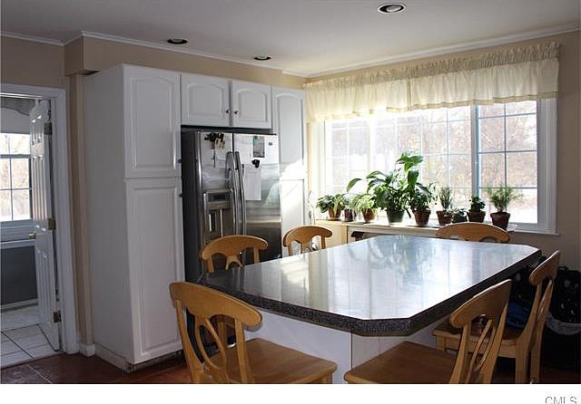Kitchen- Breakfast Area