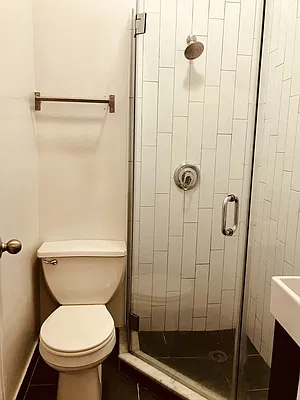 Rented by Real Broker NY LLC | media 22