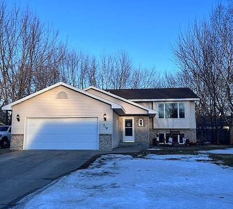 3rd image of 318 12th Ave S