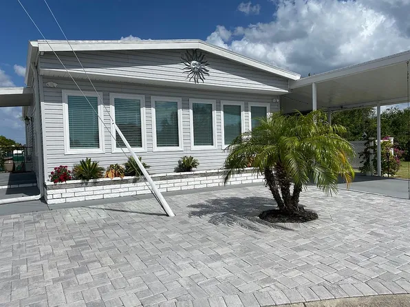 6839 Massachusetts St, Bradenton, FL 34207