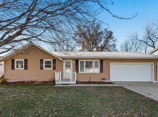 305 W Spring St, Eldridge, IA 52748