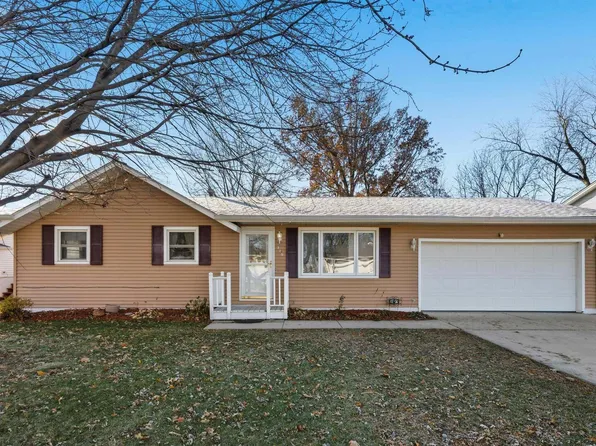 305 W Spring St, Eldridge, IA 52748