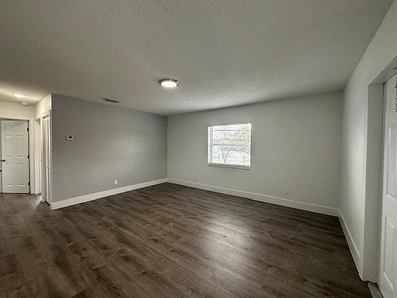 4th image of 3660 NE 11th Ave