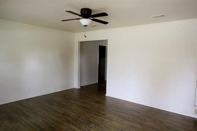 2nd image of 601 Mary St