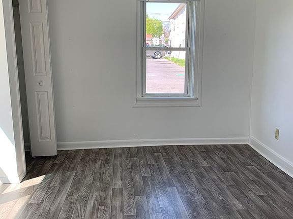 5th image of 366 W Loudon St APT 1