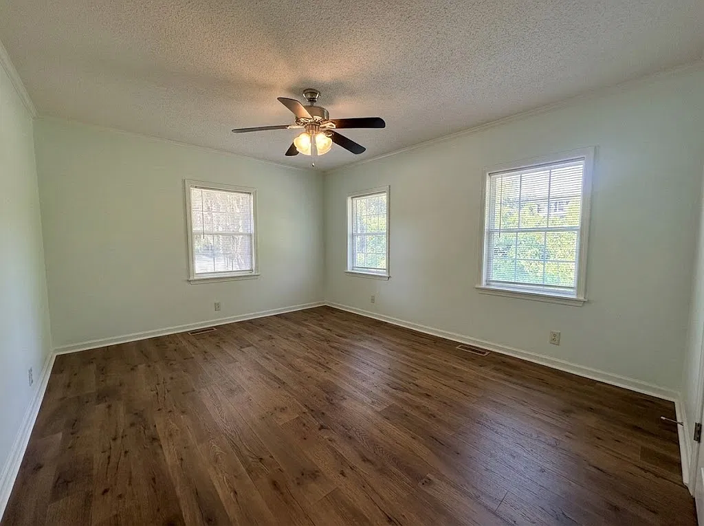 4 bed, 1477 sqft, $1,800 — Photo 1